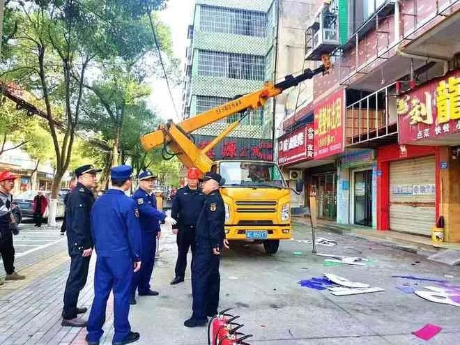 湘潭消防高效響應群眾舉報24小時(shí)破解高層商場(chǎng)消防系統癱瘓隱患